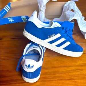 Adidas Gazelle J Blue/White Sneakers